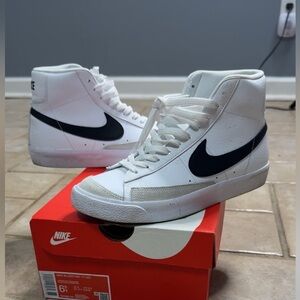 Nike Blazer Mid '77 in White with Black Swoosh